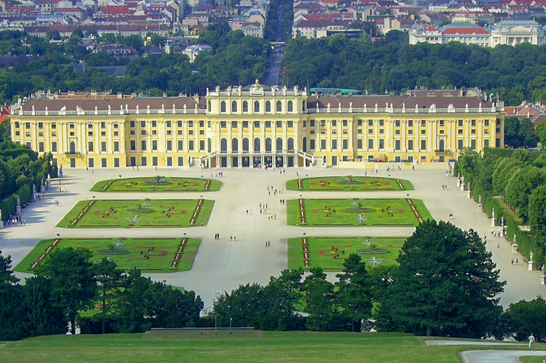 Palác a záhrady Schönbrunn