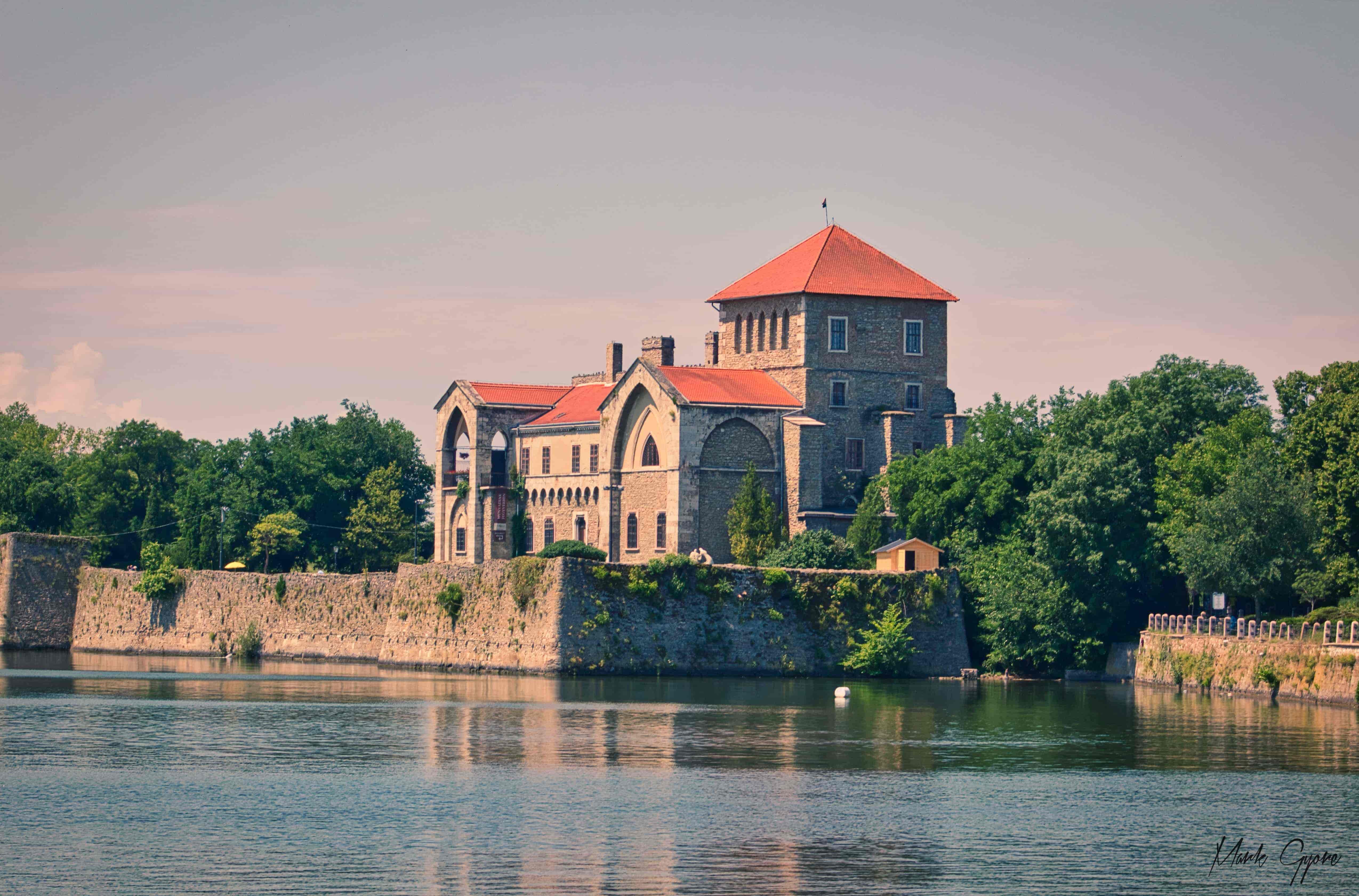 Hrad Tata